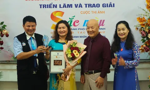 Lưu giữ sắc màu TP.HCM qua lăng kính nữ nhiếp ảnh gia