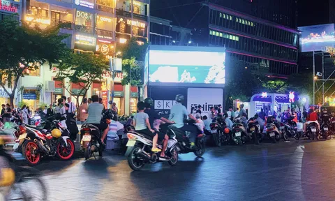 Hàng nghìn người "chill" với rạp phim ngoài trời