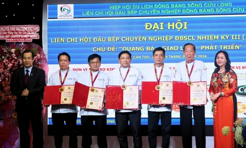 Lần đầu tiên Viện Kỷ lục Việt Nam vinh danh 5 Đầu bếp thuộc Liên Chi hội Đầu bếp Chuyên nghiệp ĐBSCL