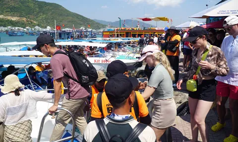 Khách du lịch ưa thích đi tour biển đảo