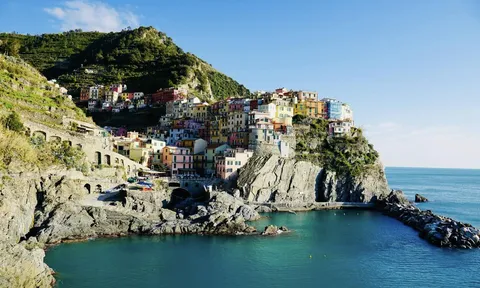 Cinque Terre rực rỡ dưới nắng hè