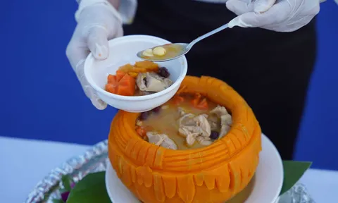 Đã mắt, no bụng với màn quảng diễn ẩm thực Quảng Trị tại “Hương vị miền hoa nắng”