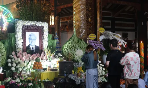 Người dân TP.HCM xúc động trước di ảnh Tổng Bí thư Nguyễn Phú Trọng