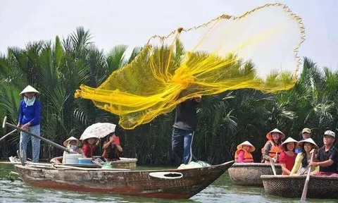 Việt Nam có 2 hoạt động được bình chọn là trải nghiệm trên thuyền thú vị nhất thế giới