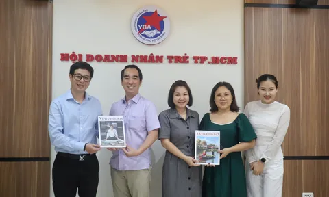 Bàn luận hợp tác chiến lược giữa Tạp chí Vietnam Travel và Hội Doanh nhân Trẻ TP.HCM