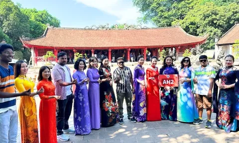 Đoàn 4.500 khách Ấn Độ khám phá Hà Nội trong ngày đầu đến Việt Nam