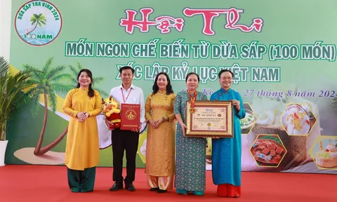 Xác lập kỷ lục Việt Nam 100 món ăn làm từ dừa sáp Trà Vinh