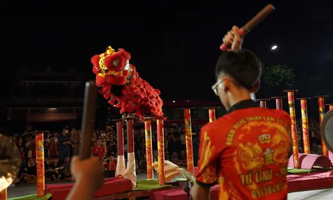 Huế: Sôi nổi Liên hoan rước Lân “Mai hoa thung” mừng Tết Trung thu “Bách thiện hiếu vi tiên”