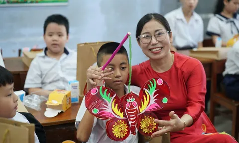 Trung thu ấm áp của cô trò trường Tiểu học Kim Long