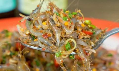 Tinh hoa ẩm thực Thái Lan: Goong ten - gỏi tép nhảy tanh tách trong miệng thực khách