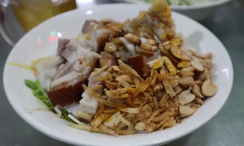 Nổi danh con đường kỳ cục tại Đà Nẵng luôn nồng nặc mùi mắm
