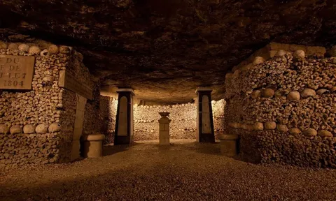 Hầm mộ Paris (Catacombs): Điểm du lịch rùng rợn hút khách tại Pháp