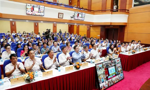 Bộ VHTTDL sơ kết 6 tháng đầu năm: Du lịch tăng trưởng ấn tượng, tiếp tục là điểm sáng