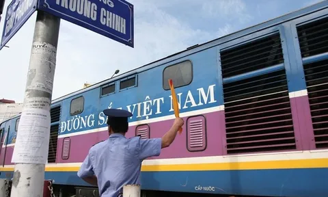Ngừng chạy 3 chuyến tàu do ảnh hưởng bão số 5