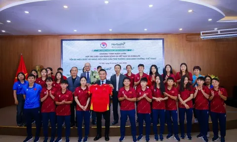 Đào tạo dinh dưỡng thể thao cho huấn luyện viên và cầu thủ Việt Nam