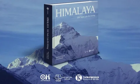 “Himalaya: Đất Nước Lửa Khí Không" – Cuốn sách ảnh đầu tiên của người Việt về “Xứ Tuyết”, kể chuyện du lịch bằng chiều sâu văn hóa và trải nghiệm cá nhân