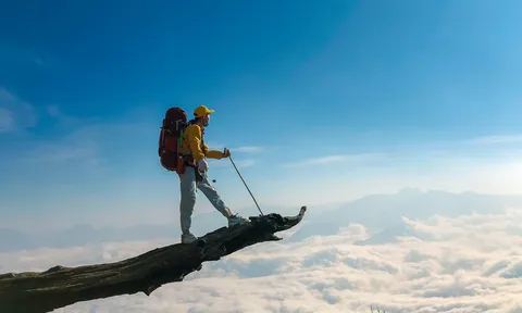 Siết việc trekking tự phát của du khách tại các đỉnh núi cao nhất Việt Nam