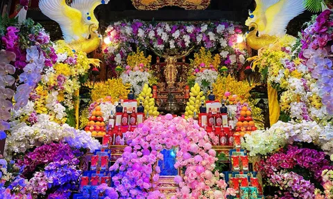 Rằm tháng Tám về Phủ Chính - Phủ Dầy mừng ngày Thánh Mẫu đản sinh