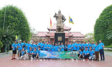 Khảo sát thực tế, cập nhật kiến thức và mở rộng kết nối nghề hướng dẫn viên