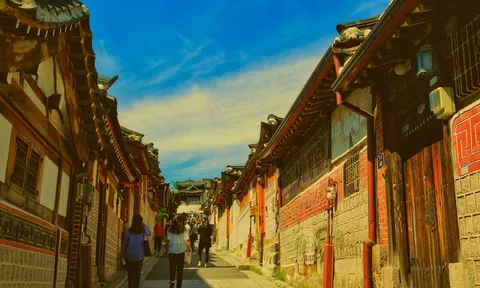 Hanok Bukchon - làng cổ đẹp nhất Seoul, góc trú ẩn thanh bình giữa lòng phố thị