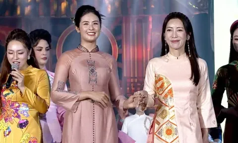 Khai mạc Lễ hội Áo dài du lịch Hà Nội 2023 tại phố đi bộ Hồ Gươm thu hút hàng nghìn du khách