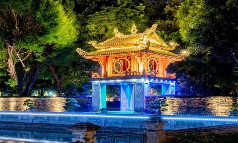 Hà Nội mở loạt tour đêm "đánh thức di tích" mang đến ấn tượng khó quên