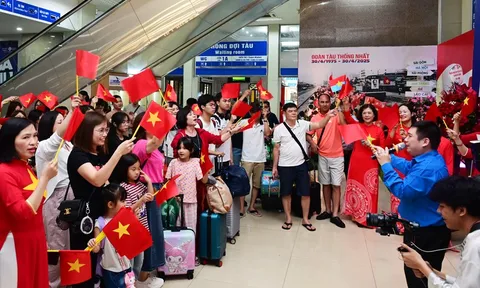 Hà Nội sẽ triển khai tour tàu hỏa hai tầng