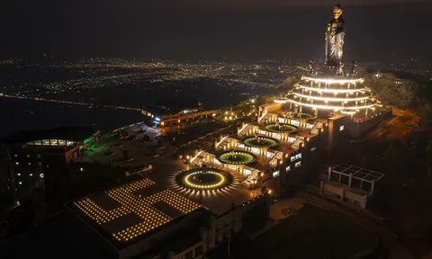 Dự Hội Yến Diêu Trì cung, đón mùa Trung thu đoàn viên