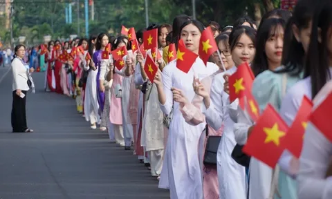 Lễ hội trang phục áo bà ba, áo dài ở Cần Thơ xác lập Kỷ lục Việt Nam với quy mô 5.000 người