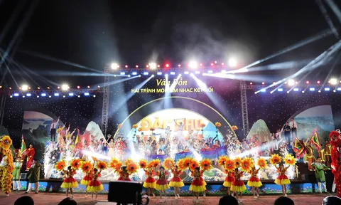 Quảng Ninh tưng bừng mở hội chào năm mới, đón du khách đến xông đất đầu năm 2026”