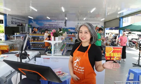 Từ chợ truyền thống đến không gian mua sắm số: Mô hình mới cho du lịch hiện đại