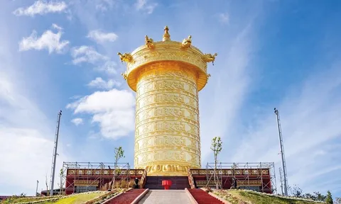 Chiêm bái kỳ quan Phật giáo Kim cương thừa tại Samten Hills Dalat