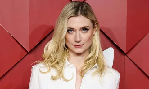 Elizabeth Debicki thanh lịch trong lễ trao Giải thưởng Thời trang 2022