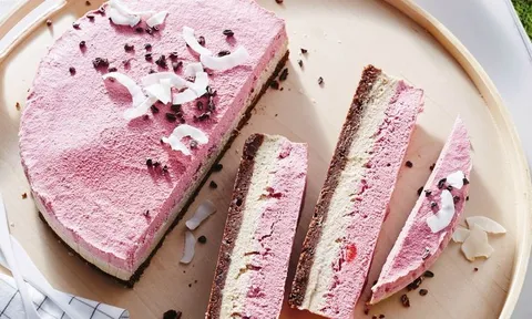 Bánh cheesecake dâu tây
