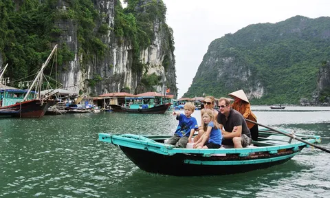 Việt Nam đón tổng lượng khách quốc tế đạt hơn 11,2 triệu lượt