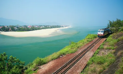 Huế mùa đẹp nhất: "Bỏ túi" 6 trải nghiệm biển Lăng Cô khó quên