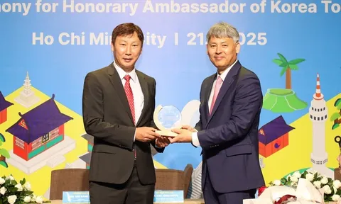 Huấn luyện viên Kim Sang-sik trở thành Đại sứ Du lịch Hàn Quốc: Cầu nối văn hóa và bóng đá Việt - Hàn