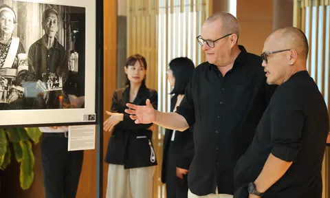 Triển lãm “Continuum: Việt Nam” kể câu chuyện 30 năm chuyển mình của đất nước