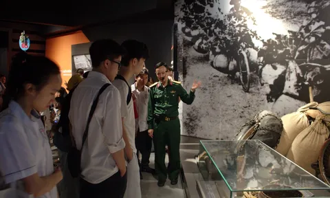 Ngắm nước mình qua lăng kính Bảo tàng Lịch sử Quân sự Việt Nam