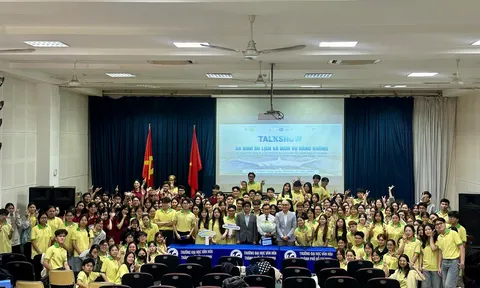 Sinh viên du lịch học cách ứng xử an toàn từ chuyên đề an ninh và dịch vụ hàng không