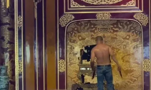 Ngai Vàng triều Nguyễn ở điện Thái Hòa - Đại nội Huế bị đập gãy