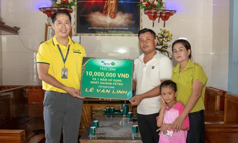 Dầu nhớt Saigon Petro tri ân người hùng đã cứu sống 30 du khách trong vụ chìm tàu tại Hà Tĩnh