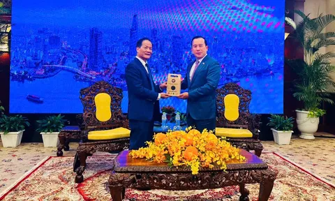Tăng cường hợp tác du lịch giữa HHDLVN và Campuchia