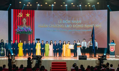 Đại Học Văn Lang kỷ niệm 30 năm thành lập và đón nhận Huân chương lao động hạng nhì