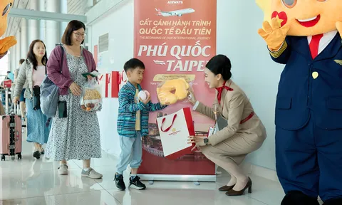 Du khách ấn tượng với dịch vụ trên chuyến bay quốc tế đầu tiên của Sun PhuQuoc Airways