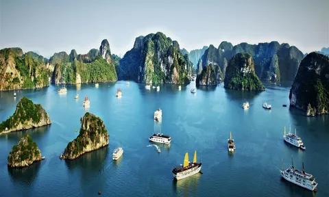Lực đẩy đưa đô thị loại I Quảng Ninh đón 45 triệu du khách mỗi năm