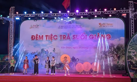 Tiệc trà Shan Tuyết Suối Giàng: Background cực chất, chill hơn cả săn mây