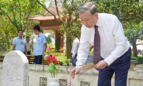 Đồng chí Tô Lâm, Tổng Bí thư, Chủ tịch nước dâng hương tại Nghĩa trang liệt sĩ quốc gia Trường Sơn