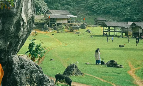 Hang Táu - “Làng nguyên thủy” đẹp hoang sơ, yên bình giữa núi rừng Tây Bắc