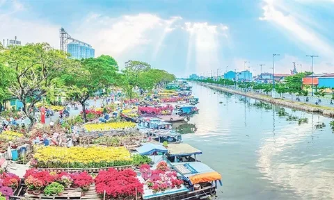 TPHCM tổ chức chợ Hoa Xuân "Trên bến dưới thuyền" Tết Giáp Thìn năm 2024